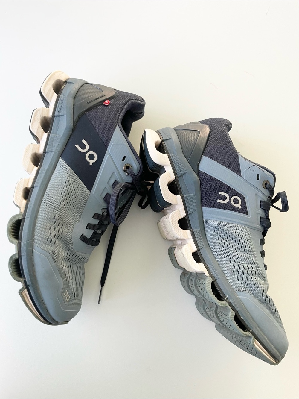ON Cloudace Running Shoes in Wash /Navy Blue size 8 Sneakers Walking Workout - Picture 3 of 9